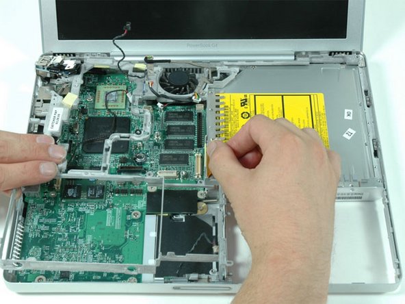 PowerBook G4 Aluminum 12" 1-1.5 GHz Display Data Cable Replacement: crwdns2935265:046crwdnd2935265:01crwdnd2935265:01crwdne2935265:0