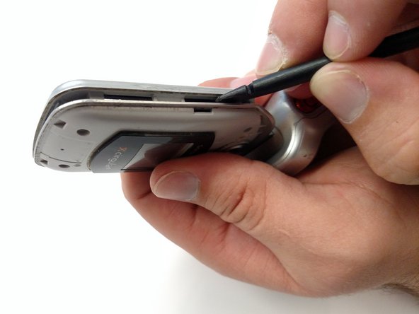 Sony Ericsson W300i Main Screen Replacement: crwdns2935265:06crwdnd2935265:02crwdnd2935265:03crwdne2935265:0