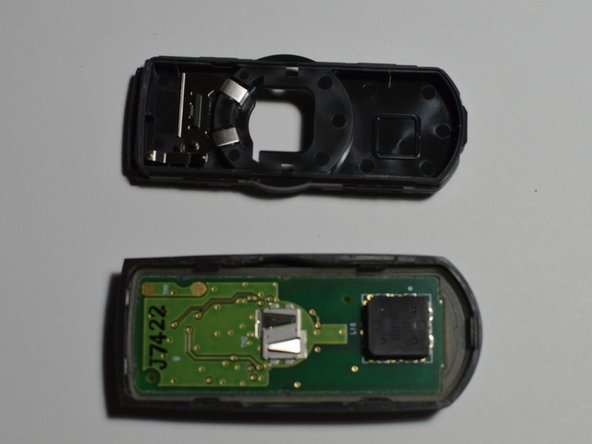 Toyota Yaris Key Teardown, Removing Plastic Internals: stap 0, afbeelding 3 van 3