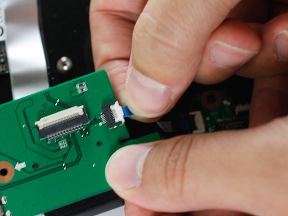 Acer Aspire R7-371T-72CF USB Chip Replacement: crwdns2935265:05crwdnd2935265:03crwdnd2935265:03crwdne2935265:0