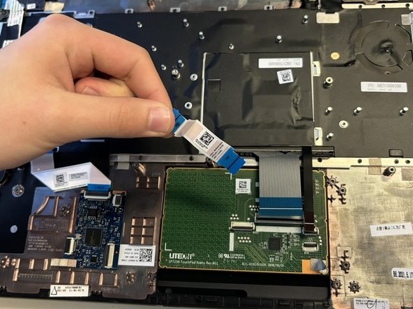 Dell Precision 7560 Touchpad Replacement: 步骤 13 中的图像 2，2