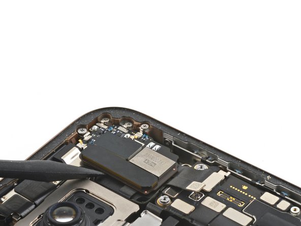 iPhone 16 Plus Ohrhörer-Lautsprecher tauschen, Antenne entfernen: Schritt 7, Bild 1 von 3