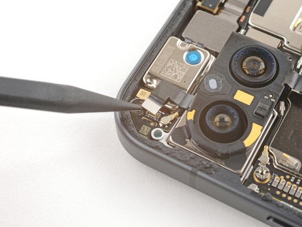 Google Pixel 9 Battery Replacement, Disconnect the autofocus cable: 24 단계, 이미지 2개 중 2개