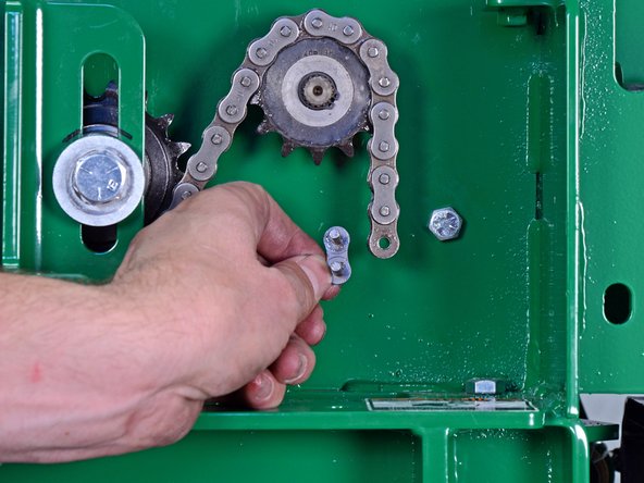 Classen Sod Cutter HSC18AHD 2018 Upper Drive Chain Replacement: crwdns2935265:017crwdnd2935265:02crwdnd2935265:02crwdne2935265:0