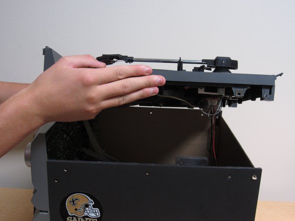 Disassembling the Teac DC-D2831: crwdns2935265:05crwdnd2935265:02crwdnd2935265:02crwdne2935265:0