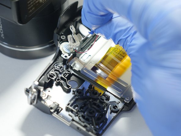 Panasonic Lumix DMC-FZ35 LCD Replacement, Remove the mic: crwdns2935265:07crwdnd2935265:02crwdnd2935265:03crwdne2935265:0