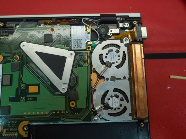 Sony Vaio VPCZ2 CPU Heatsink Fan Assembly Replacement, Laptop inside view: crwdns2935265:07crwdnd2935265:02crwdnd2935265:03crwdne2935265:0