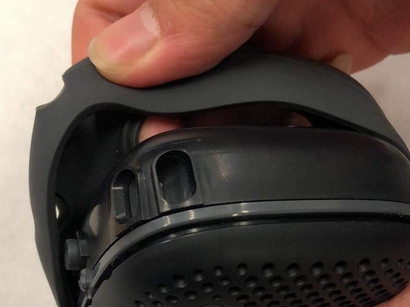 Nudeaudio Move S Wired Teardown, Removing rope and rubber cover: crwdns2935265:01crwdnd2935265:03crwdnd2935265:03crwdne2935265:0