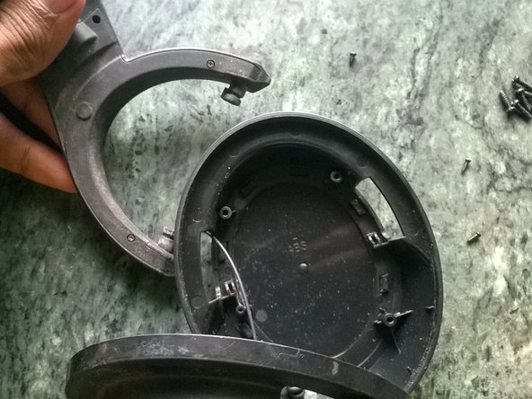 Disassembling Over-Ear Headphone Sennheiser HD4199: crwdns2935265:06crwdnd2935265:02crwdnd2935265:03crwdne2935265:0