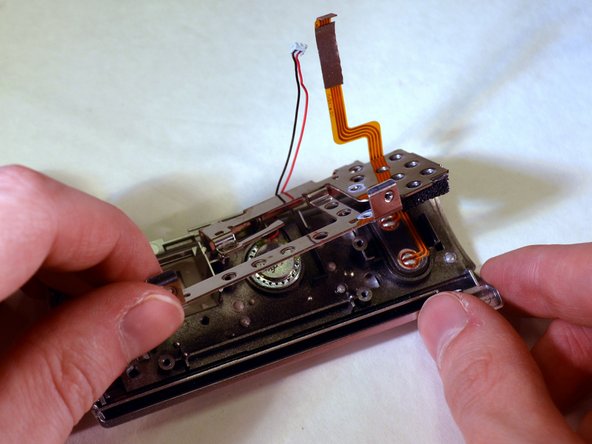 Sony Handycam DCR-SR68 Speaker Replacement: crwdns2935265:016crwdnd2935265:03crwdnd2935265:03crwdne2935265:0