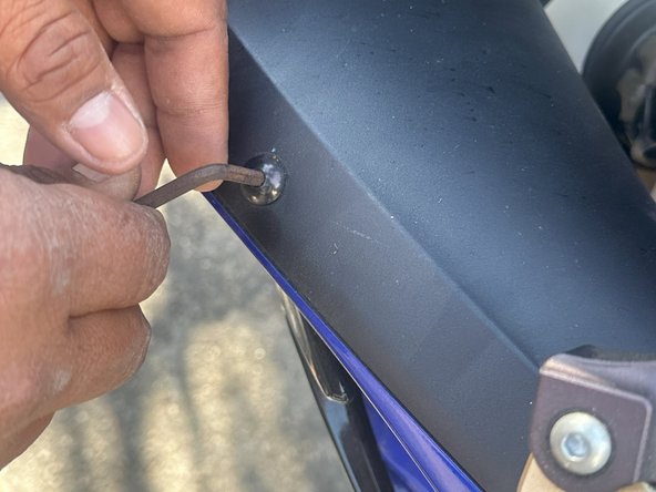 Yamaha YZF-R6 Fan Relay Replacement: crwdns2935265:04crwdnd2935265:03crwdnd2935265:03crwdne2935265:0