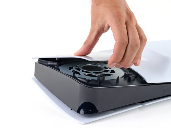 PlayStation 5 Slim Fan and SSD Cover Removal, Remove the fan and SSD cover: stap 0, afbeelding 2 van 3