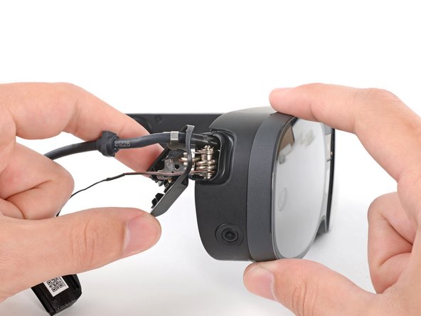 HTC Vive XR Elite Motion Sensor Replacement, Remove the inner hinge cover: crwdns2935265:017crwdnd2935265:02crwdnd2935265:03crwdne2935265:0