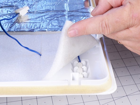 LG Refrigerator LFX25973 Freezer Thermistor Test and Replacement, Peel up the insulation: crwdns2935265:024crwdnd2935265:02crwdnd2935265:02crwdne2935265:0