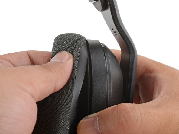 Logitech G522/A20 X Lightspeed Ear Pads Replacement, Install an ear pad: crwdns2935265:03crwdnd2935265:01crwdnd2935265:03crwdne2935265:0