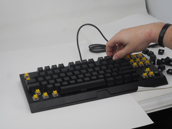 Razer BlackWidow V3 Tenkeyless USB Cable/Back Panel Replacement, USB Cable/Back Panel: crwdns2935265:01crwdnd2935265:02crwdnd2935265:02crwdne2935265:0