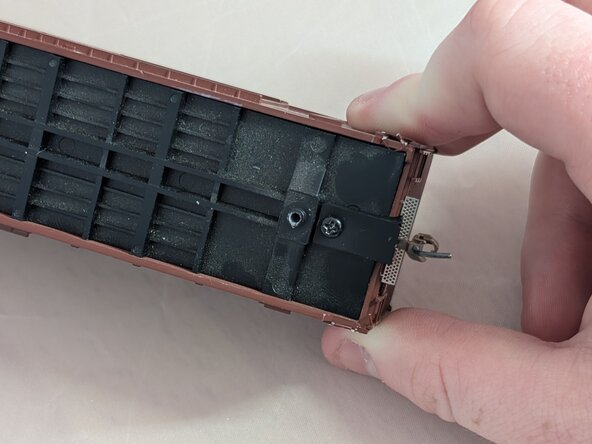 Athearn Ready To Roll Coupler Replacement: step 6, image 1 of 3