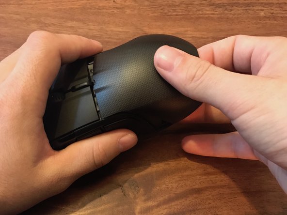 Steelseries Rival 700 Gaming Mouse Disassembly, Top cover removal: crwdns2935265:05crwdnd2935265:02crwdnd2935265:03crwdne2935265:0