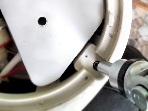 Prolife Airpot Model YTA-538AP  Disassembly Only, Remove bolts securing the plastic base: crwdns2935265:05crwdnd2935265:01crwdnd2935265:02crwdne2935265:0