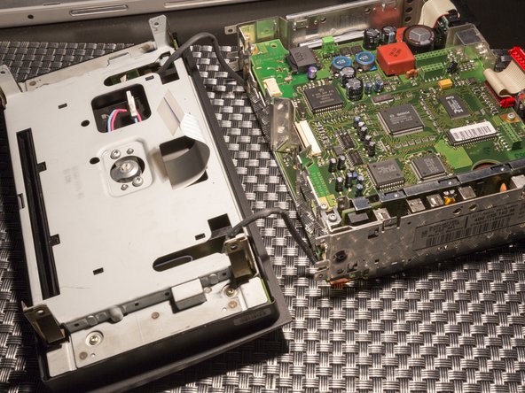 Disassembling Audi Navigation Plus unit: step 15, image 3 of 3