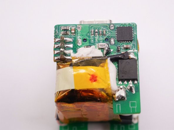 Teardown report: Anker Nano 20W PD charger A2633, 2.	Disassembly of Anker Nano 20W PD charger: 步骤 7 中的图像 3，3