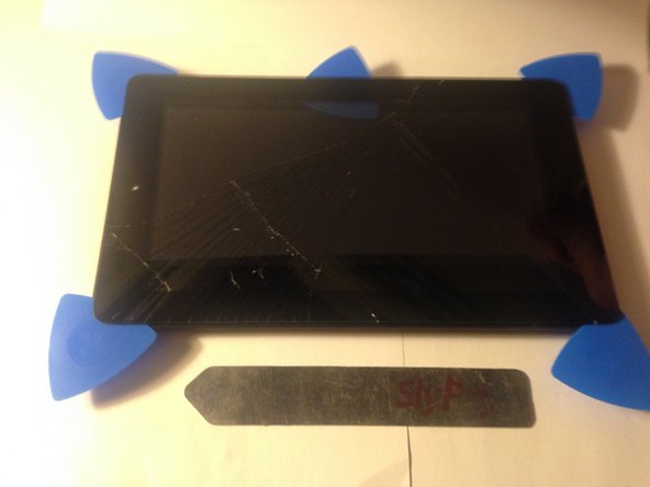 Amazon Fire 5th Generation Teardown, Removing the digitizer (front glass): crwdns2935265:016crwdnd2935265:02crwdnd2935265:03crwdne2935265:0