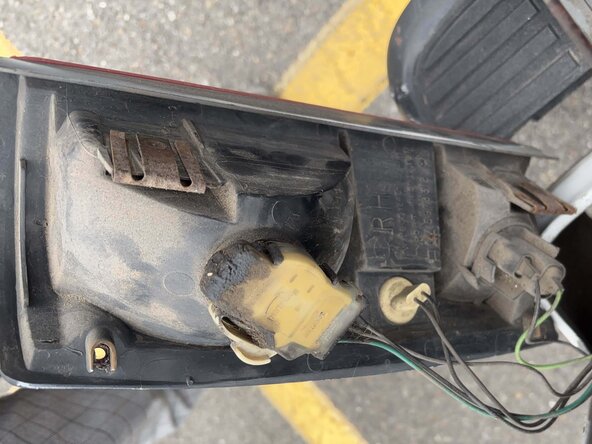 1987 Chevrolet S10 Taillight Blinker Light Bulb Replacement: step 2, image 2 of 2