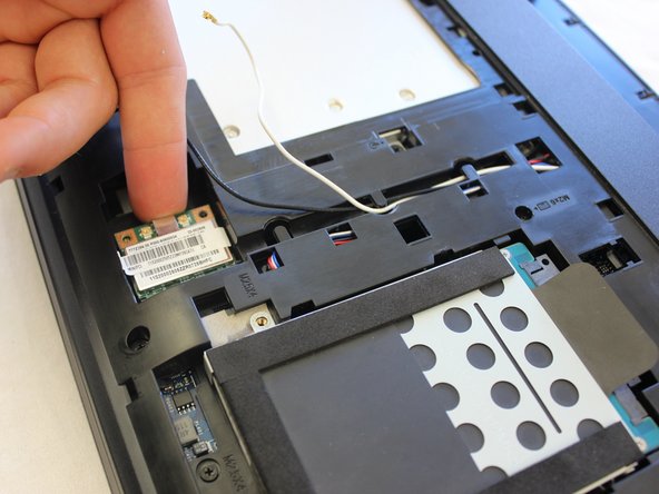 Lenovo IdeaPad N586 Motherboard Replacement: crwdns2935265:010crwdnd2935265:02crwdnd2935265:02crwdne2935265:0