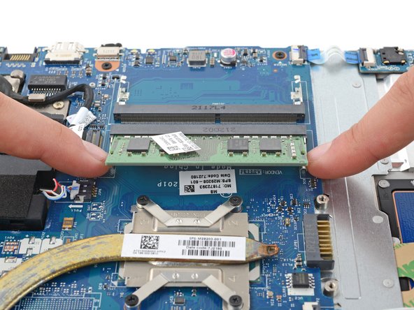 HP 15-dw RAM Replacement, Unlatch the RAM: crwdns2935265:016crwdnd2935265:03crwdnd2935265:03crwdne2935265:0