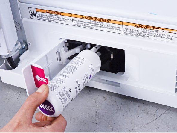 WRS315SDHW Water Filter Replacement, Remove the filter: 步骤 3 中的图像 2，3