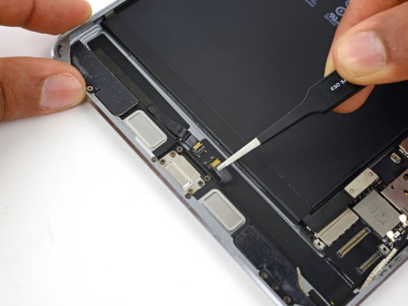 iPad mini 4 LTE Logic Board Replacement: crwdns2935265:044crwdnd2935265:02crwdnd2935265:02crwdne2935265:0