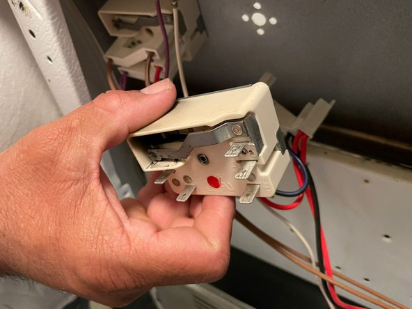 Frigidaire CFEF3012PWC Heat Switch Repair: crwdns2935265:012crwdnd2935265:02crwdnd2935265:03crwdne2935265:0