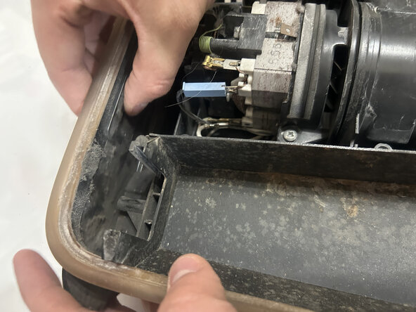 Oreck XL U4120H2 Beater Bar/Agitator and Belt Replacement: crwdns2935265:04crwdnd2935265:02crwdnd2935265:03crwdne2935265:0