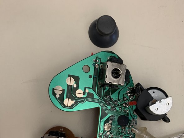 GameStop GS3 GameCube Controller Disassembly: шаг 6, изображение 2 из 2