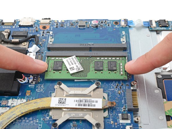 HP 15-dw RAM Replacement, Unlatch the RAM: crwdns2935265:016crwdnd2935265:02crwdnd2935265:03crwdne2935265:0