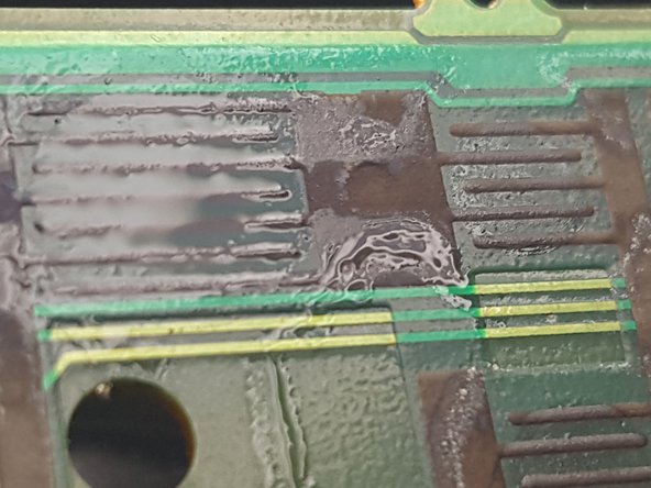 Infrared Remote Control Cleaning, Cleaning the Printed Circuit: crwdns2935265:04crwdnd2935265:03crwdnd2935265:03crwdne2935265:0