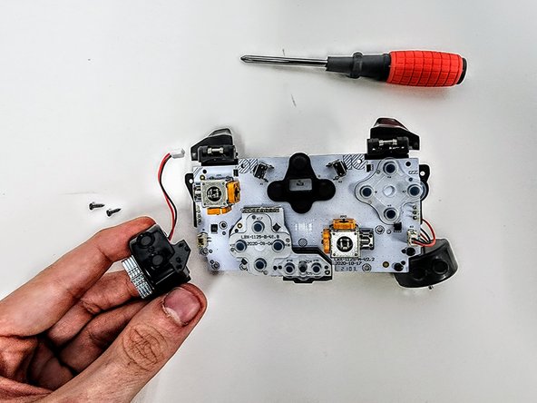 PowerA Enhanced1516953-01 Vibration Motors Replacement: 4 단계, 이미지 2개 중 2개