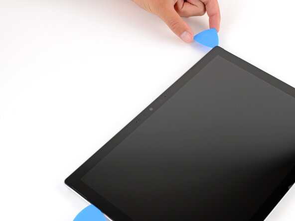 Microsoft Surface Pro 7+ Screen Replacement, Separate the top edge adhesive: stap 18, afbeelding 3 van 3