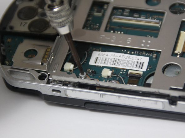 PSP 1000 Motherboard Replacement: crwdns2935265:011crwdnd2935265:03crwdnd2935265:03crwdne2935265:0