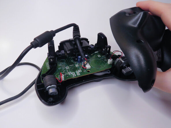 Xbox Controller S Buttons Replacement Guide: paso 3, imagen 3 de 3