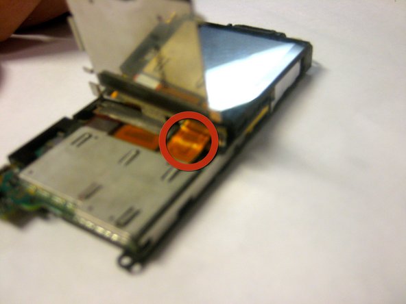 Sony Ericsson W350a Screen Replacement, Keypad: crwdns2935265:011crwdnd2935265:02crwdnd2935265:03crwdne2935265:0
