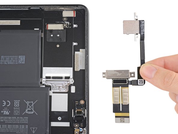 Microsoft Surface Pro X Teardown: crwdns2935265:09crwdnd2935265:03crwdnd2935265:03crwdne2935265:0