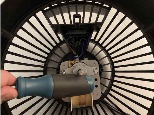 Honeywell Turbo Force Air Circulator Fan Disassembly, Realigning the Bearings: crwdns2935265:012crwdnd2935265:03crwdnd2935265:03crwdne2935265:0