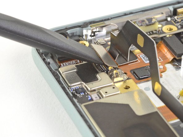 Google Pixel 5 Motherboard Replacement, Disconnect the press connector: crwdns2935265:037crwdnd2935265:02crwdnd2935265:02crwdne2935265:0