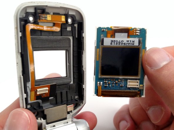 Sony Ericsson W300i Main Screen Replacement: crwdns2935265:07crwdnd2935265:03crwdnd2935265:03crwdne2935265:0