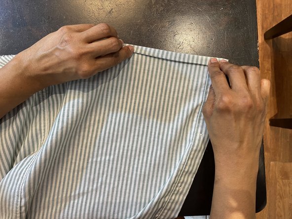 How to Shorten the Length of a Shirt: crwdns2935265:07crwdnd2935265:03crwdnd2935265:03crwdne2935265:0