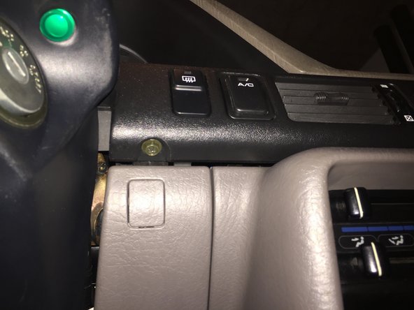 Mazda 323 BG Dashboard Replacement: crwdns2935265:03crwdnd2935265:03crwdnd2935265:03crwdne2935265:0