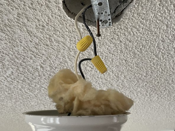 How to Replace and Install Ceiling Light Fixtures: crwdns2935265:03crwdnd2935265:03crwdnd2935265:03crwdne2935265:0