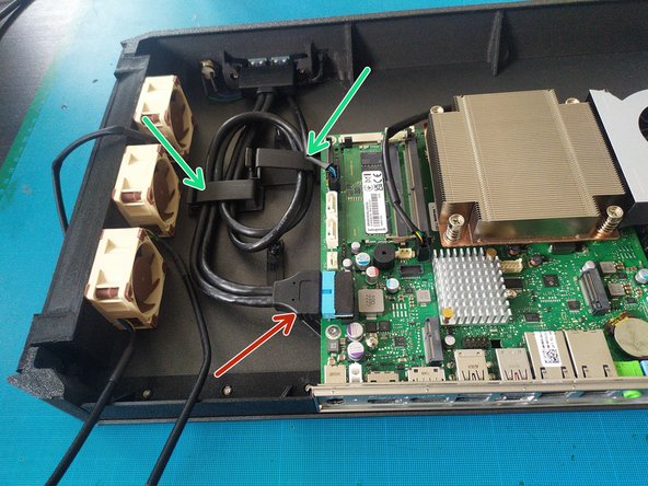 6- Montage PC Infinity, Branchement de l'extension USB façade: étape 25, image 3 de 3