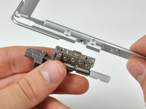 PowerBook G4 Aluminum 15" 1-1.5 GHz Front Display Bezel Replacement: crwdns2935265:046crwdnd2935265:02crwdnd2935265:02crwdne2935265:0
